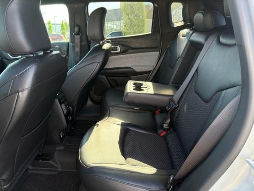 Silver Zynith Metallic Clearcoat 2024 Jeep Compass Latitude