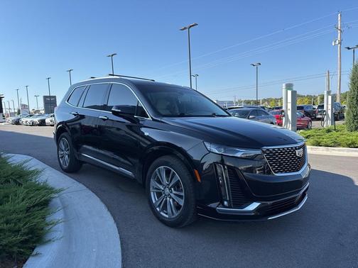 2022 Cadillac XT6 Premium Luxury FWD