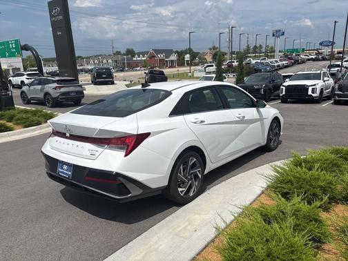 2025 Hyundai ELANTRA HEV Limited
