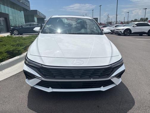 2025 Hyundai ELANTRA HEV Limited