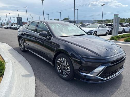2025 Hyundai SONATA Hybrid SE