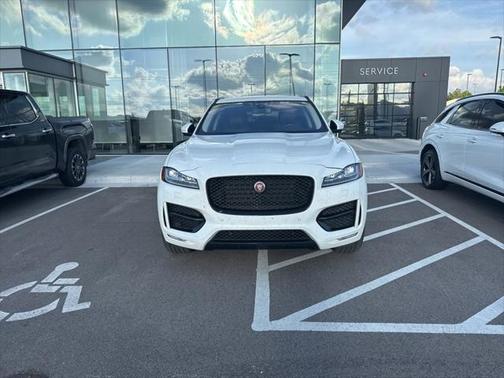 2018 Jaguar F-PACE 30t R-Sport