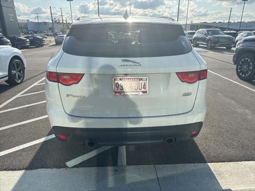 2018 Jaguar F-PACE 30t R-Sport