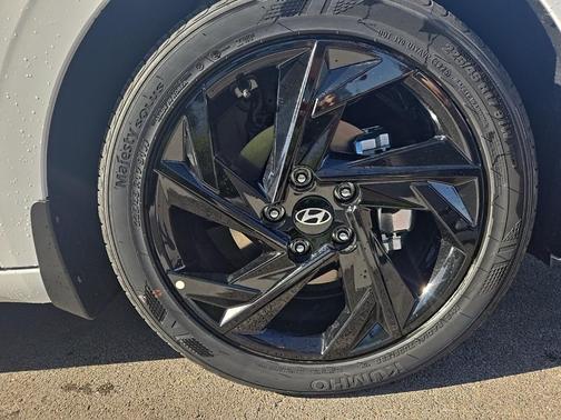 2026 Hyundai ELANTRA Sport