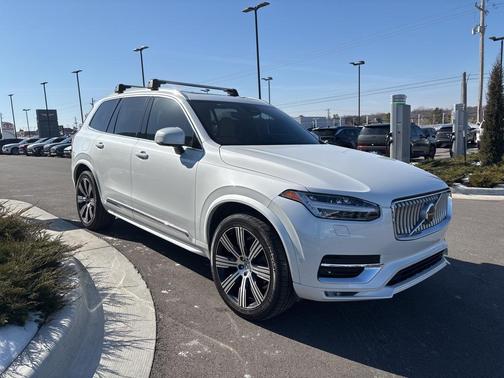 2023 Volvo XC90 B6 Ultimate 7-Seater