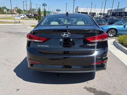 Black Diamond 2018 Hyundai ELANTRA SEL