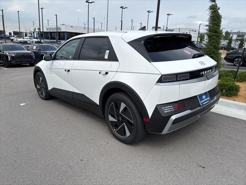 2025 Hyundai IONIQ 5 SE