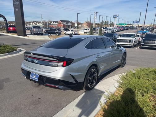 2026 Hyundai SONATA SEL