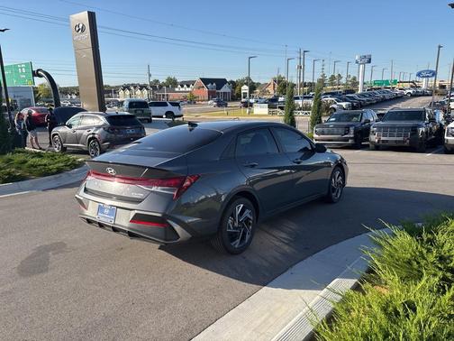 2025 Hyundai ELANTRA Sport