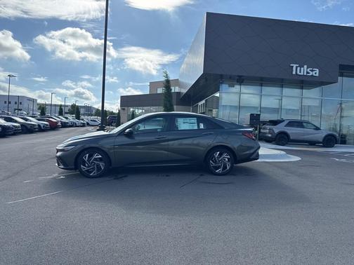 2025 Hyundai ELANTRA Sport