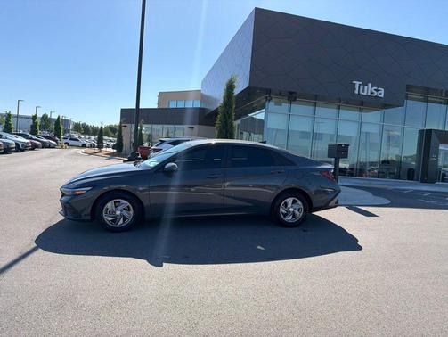 Ecotronic Gray 2025 Hyundai ELANTRA SE