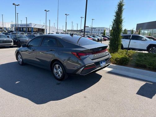 Ecotronic Gray 2025 Hyundai ELANTRA SE