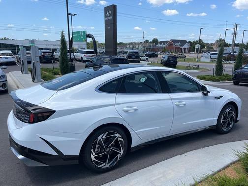 2025 Hyundai SONATA SEL