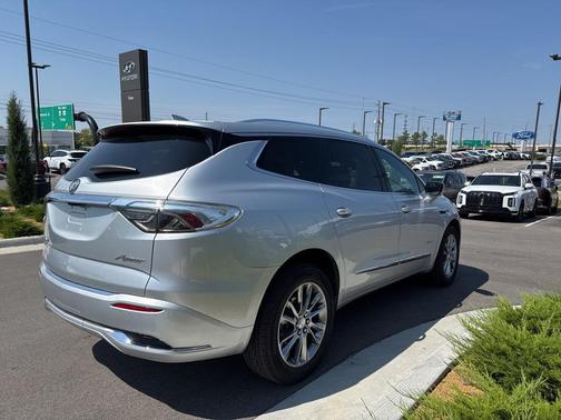 2022 Buick Enclave AWD Avenir