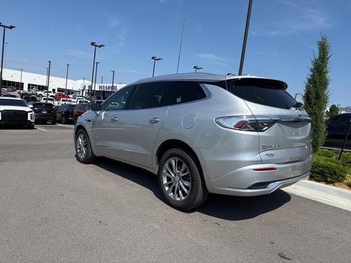 2022 Buick Enclave AWD Avenir
