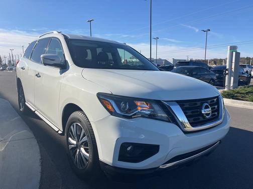 2019 Nissan Pathfinder SL