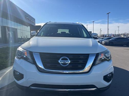 2019 Nissan Pathfinder SL