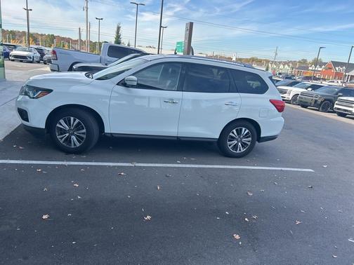 2019 Nissan Pathfinder SL