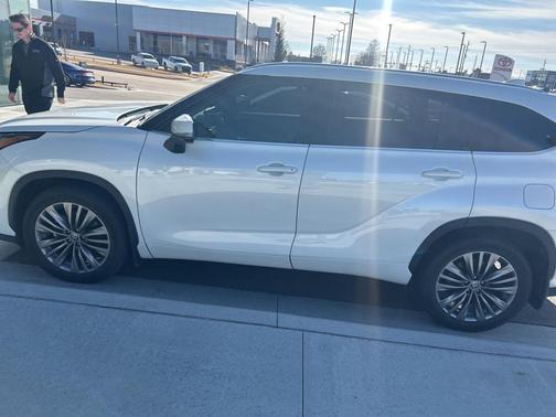 2020 Toyota Highlander Platinum