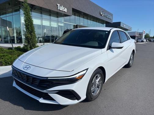 2025 Hyundai ELANTRA SE