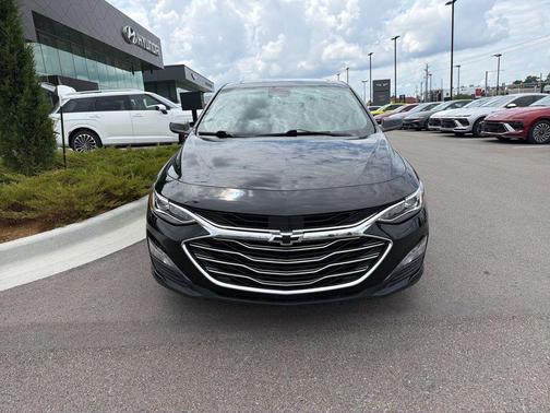 Mosaic Black Metallic 2023 Chevrolet Malibu FWD 2LT