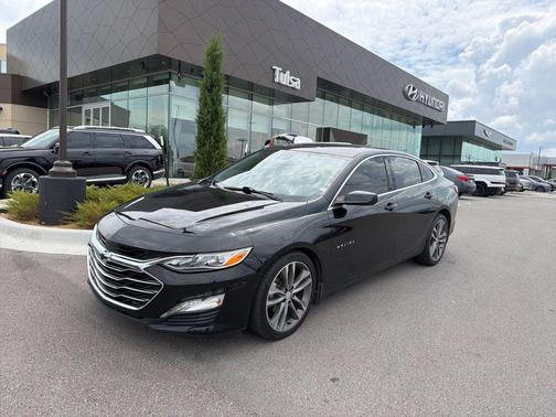 Mosaic Black Metallic 2023 Chevrolet Malibu FWD 2LT