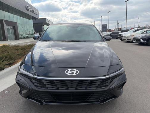 2025 Hyundai ELANTRA Sport