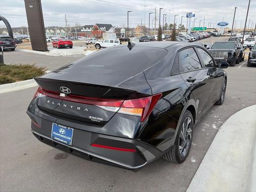 2025 Hyundai ELANTRA Sport