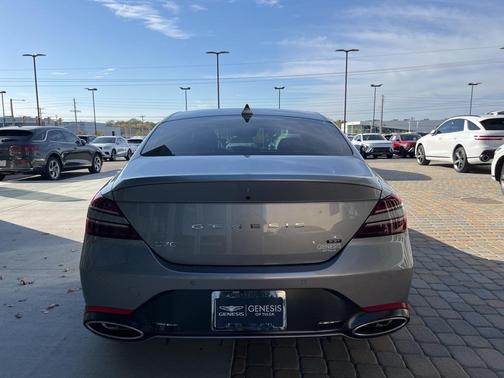 2024 Genesis G70 3.3T RWD Sport Advanced