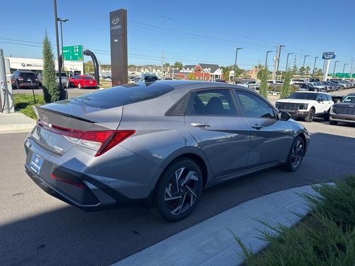 2025 Hyundai ELANTRA Sport