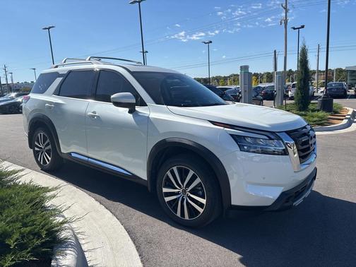 2024 Nissan Pathfinder Platinum 4WD