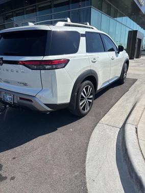 2024 Nissan Pathfinder Platinum 4WD