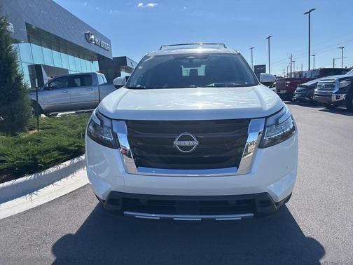 2024 Nissan Pathfinder Platinum 4WD