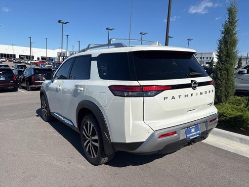2024 Nissan Pathfinder Platinum 4WD