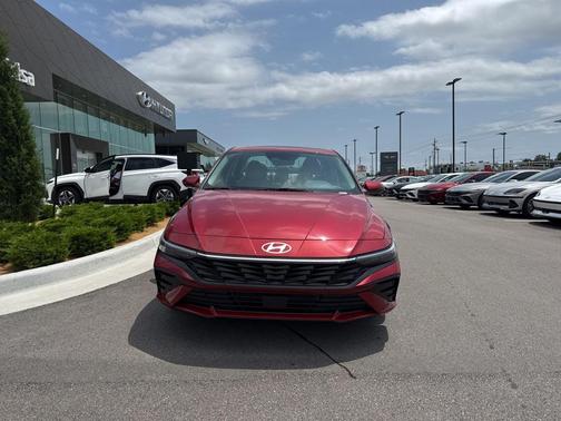 2025 Hyundai ELANTRA Limited