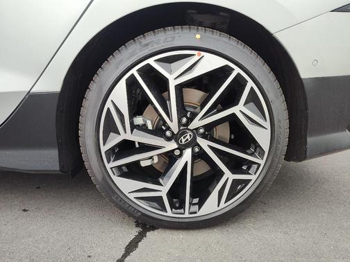 2024 Hyundai IONIQ 6 Limited