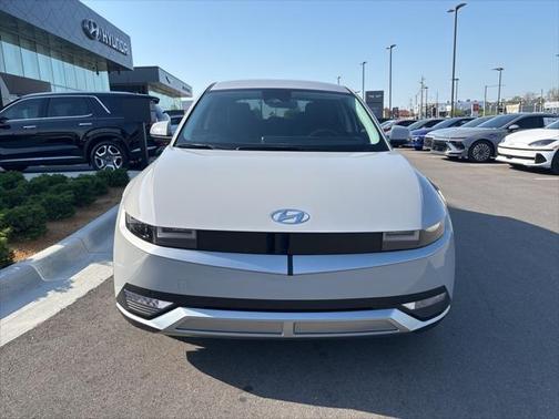 2024 Hyundai IONIQ 5 SE