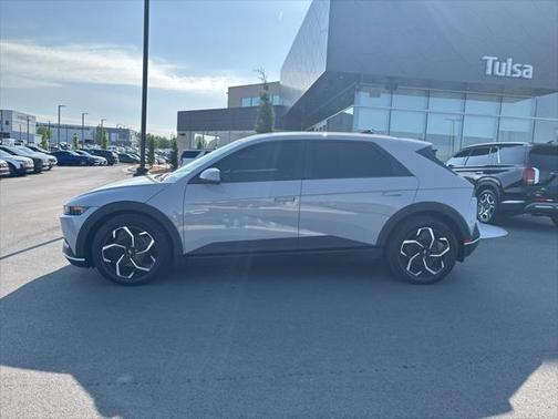 2024 Hyundai IONIQ 5 SE