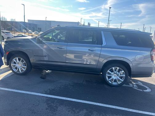 2021 Chevrolet Suburban 4WD High Country