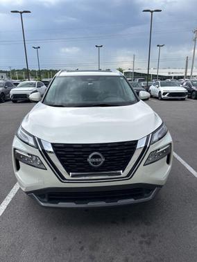 Pearl White Tricoat 2023 Nissan Rogue SL