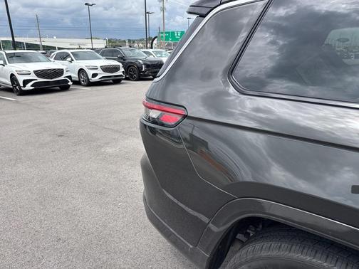 2023 Jeep Grand Cherokee L Summit Reserve