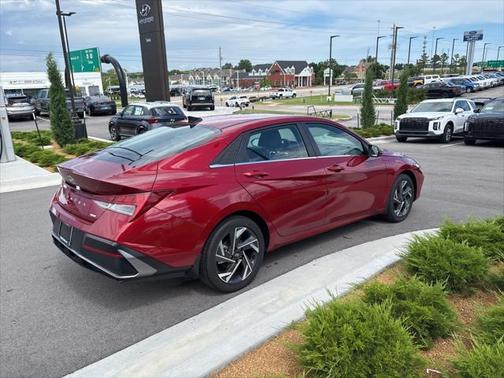 2025 Hyundai ELANTRA Limited
