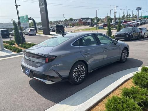 2025 Hyundai SONATA Hybrid SE