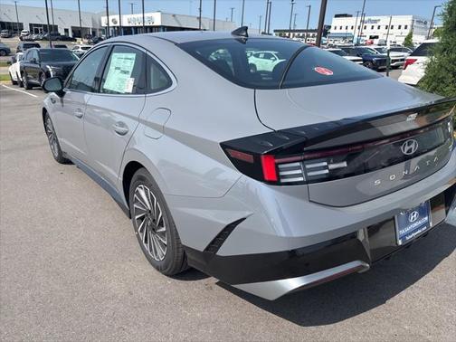 2025 Hyundai SONATA Hybrid SE
