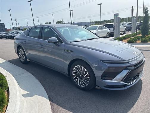 2025 Hyundai SONATA Hybrid SE