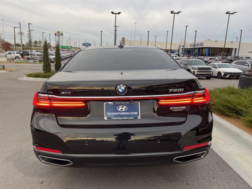 2021 BMW 750 i xDrive