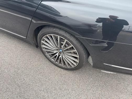 2021 BMW 750 i xDrive