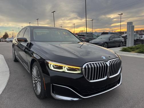 2021 BMW 750 i xDrive