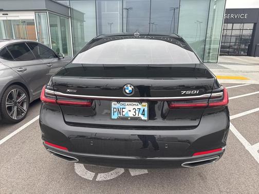 2021 BMW 750 i xDrive