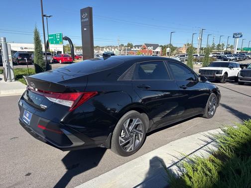 2025 Hyundai ELANTRA Sport